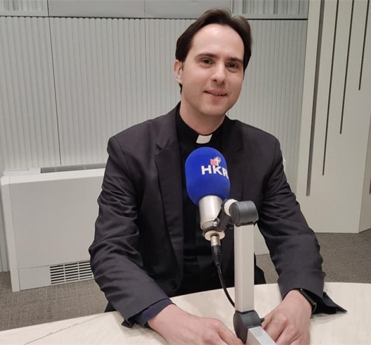 Mons. Kovač za HKR: "Smisao svećenika i biskupa je biti s narodom i za narod"